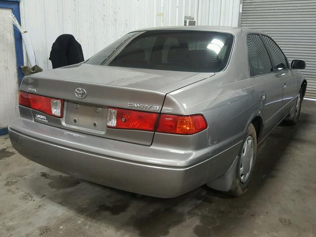 4T1BG22K3YU010567 - 2000 TOYOTA CAMRY CE SILVER photo 4