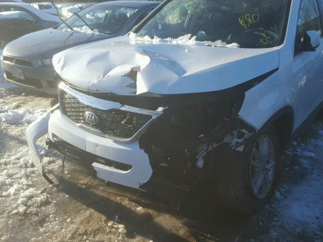 5XYKT3A64FG619062 - 2015 KIA SORENTO LX WHITE photo 9