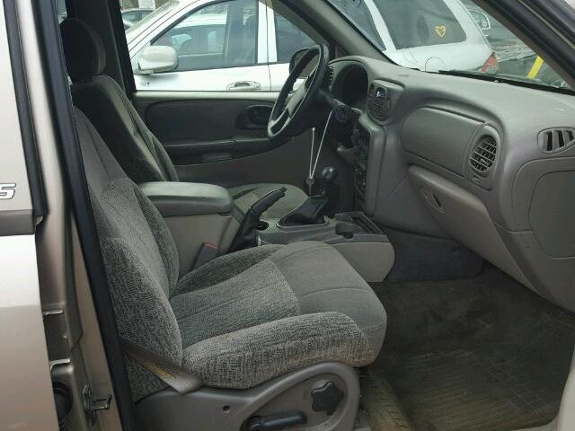 1GNDT13SX22362993 - 2002 CHEVROLET TRAILBLAZE TAN photo 5