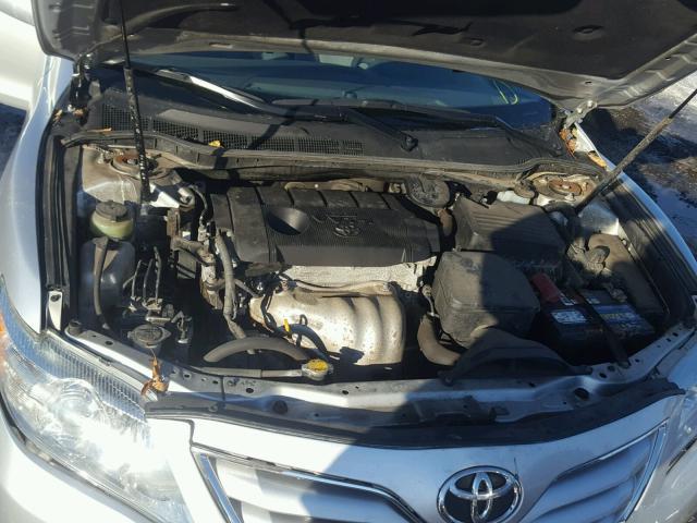 4T1BF3EK9BU177253 - 2011 TOYOTA CAMRY BASE SILVER photo 7