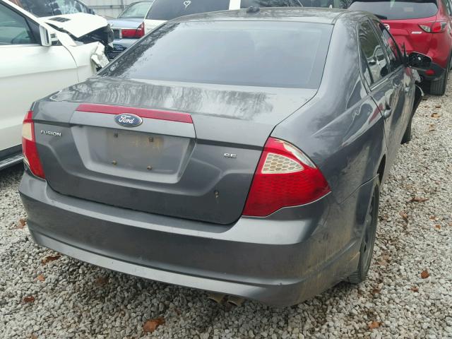 3FAHP0HA0AR405245 - 2010 FORD FUSION SE GRAY photo 4