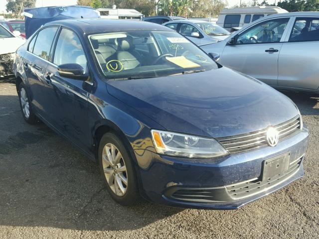 3VWD17AJ4EM371565 - 2014 VOLKSWAGEN JETTA SE BLUE photo 1