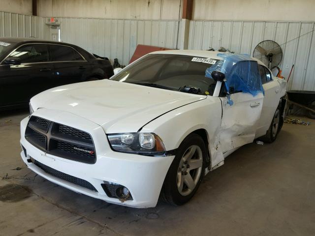 2C3CDXAT4CH201004 - 2012 DODGE CHARGER PO WHITE photo 2