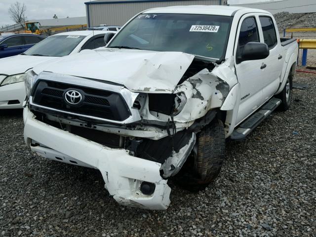 5TFJX4GN2CX008198 - 2012 TOYOTA TACOMA DOU WHITE photo 2