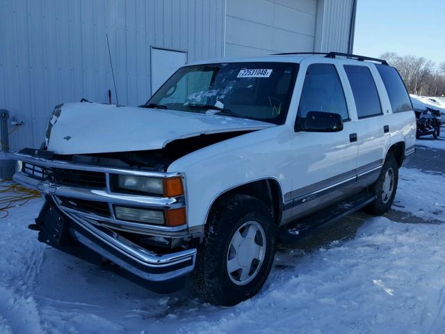 1GNEK13R0VJ414629 - 1997 CHEVROLET TAHOE K150 WHITE photo 2