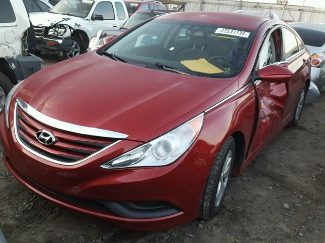 5NPEB4AC3EH827064 - 2014 HYUNDAI SONATA GLS RED photo 2