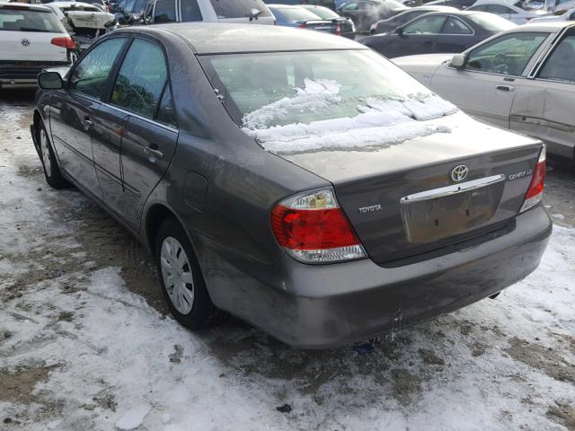 4T1BE32K85U532196 - 2005 TOYOTA CAMRY LE GRAY photo 3