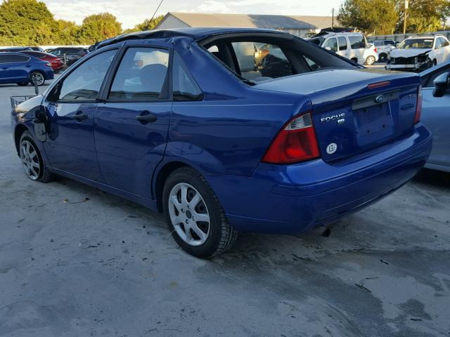 1FAFP34N45W313446 - 2005 FORD FOCUS ZX4 BLUE photo 3