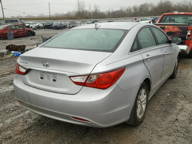 5NPEB4AC1DH798629 - 2013 HYUNDAI SONATA GLS SILVER photo 4