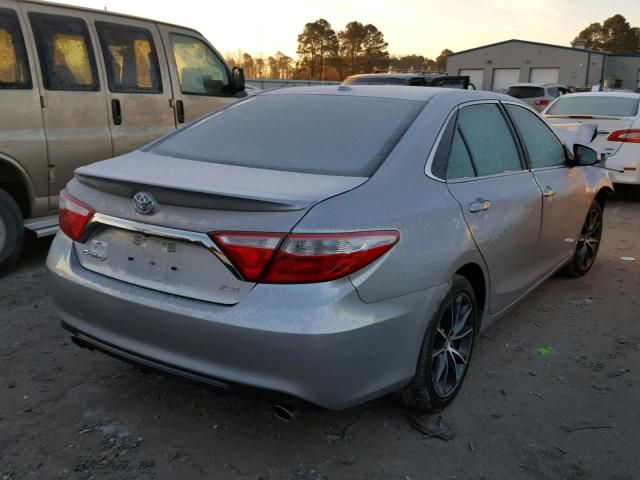 4T1BK1FK1HU031307 - 2017 TOYOTA CAMRY XSE SILVER photo 4