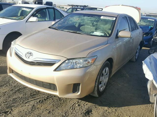 4T1BB3EK8BU136401 - 2011 TOYOTA CAMRY HYBR GOLD photo 2