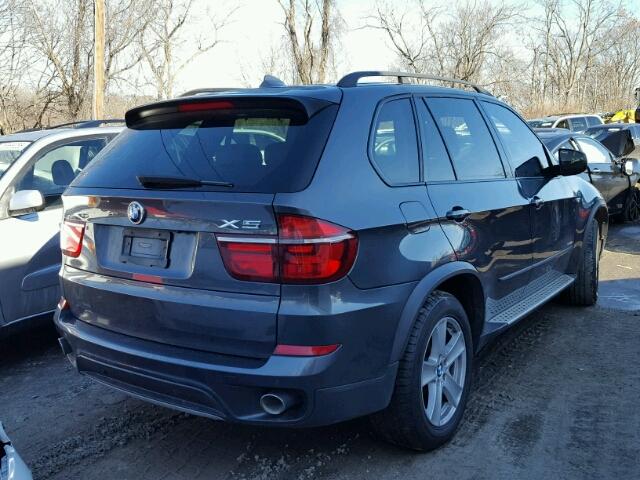 5UXZW0C50BL661038 - 2011 BMW X5 XDRIVE3 GRAY photo 4