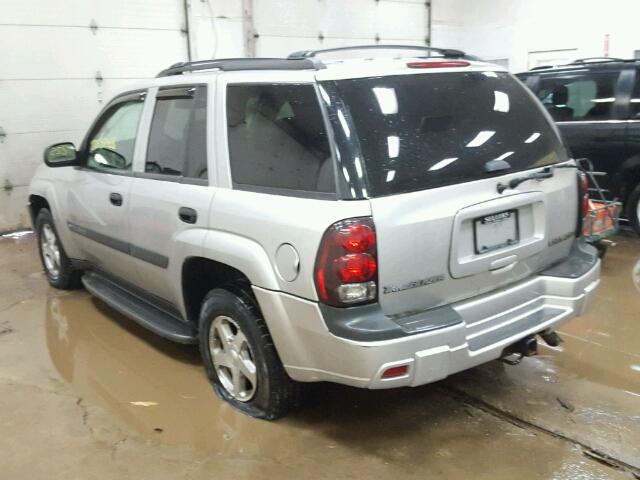 1GNDT13S442360966 - 2004 CHEVROLET TRAILBLAZE GRAY photo 3