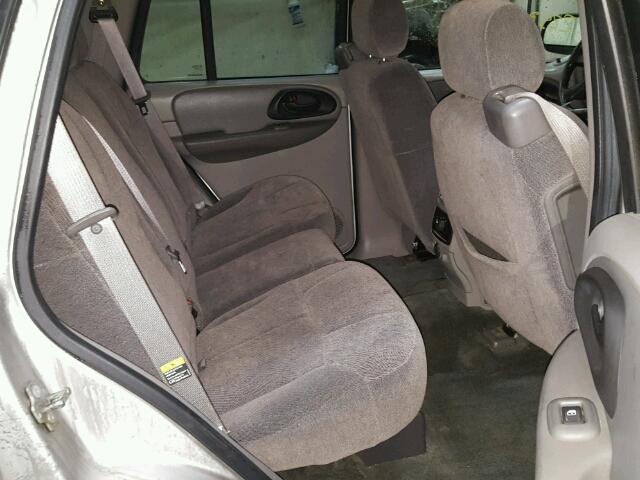 1GNDT13S442360966 - 2004 CHEVROLET TRAILBLAZE GRAY photo 6