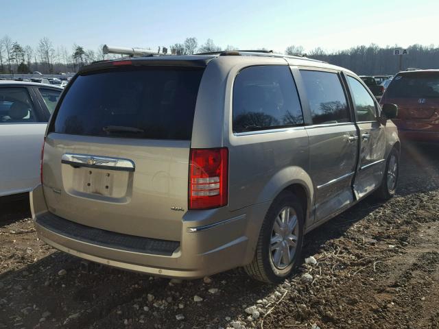 2A8HR64X68R736180 - 2008 CHRYSLER TOWN & COU GOLD photo 4