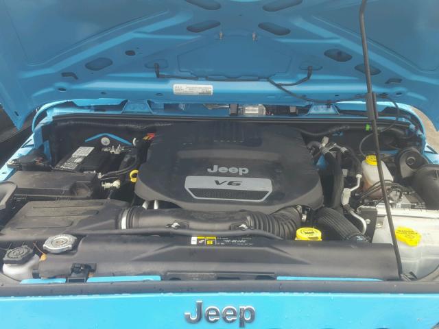 1C4BJWDG9HL652089 - 2017 JEEP WRANGLER U BLUE photo 7