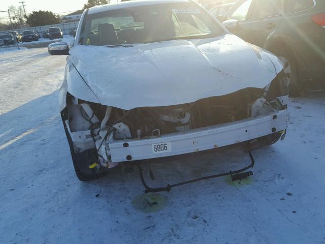 1FAHP2FW7BG125387 - 2011 FORD TAURUS LIM WHITE photo 9