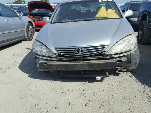 4T1BE30K45U103415 - 2005 TOYOTA CAMRY LE SILVER photo 9