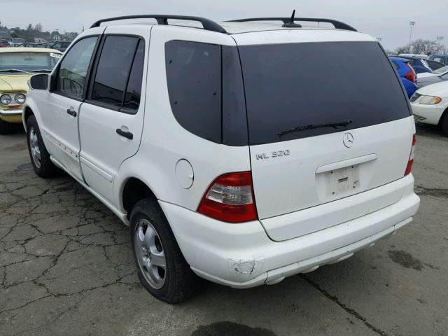 4JGAB54E63A373779 - 2003 MERCEDES-BENZ ML 320 WHITE photo 3