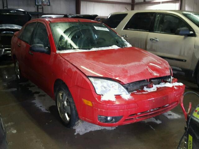 1FAHP34N27W117579 - 2007 FORD FOCUS ZX4 RED photo 1