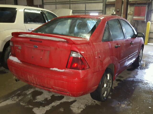 1FAHP34N27W117579 - 2007 FORD FOCUS ZX4 RED photo 4