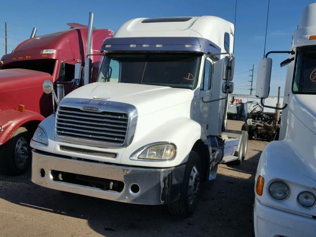 1FUJA6CGX3LL11220 - 2003 FREIGHTLINER CONVENTION WHITE photo 2