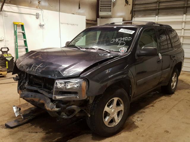 1GNDT13S952343405 - 2005 CHEVROLET TRAILBLAZE BLACK photo 2