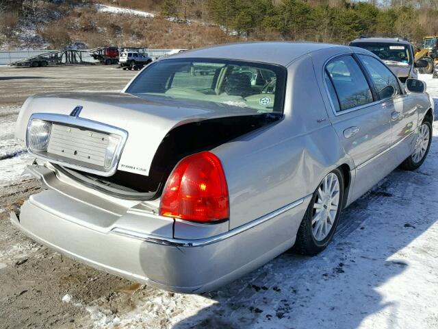 1LNHM81V57Y603257 - 2007 LINCOLN TOWN CAR S SILVER photo 4