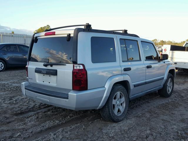 1J8HG48KX6C124157 - 2006 JEEP COMMANDER SILVER photo 4