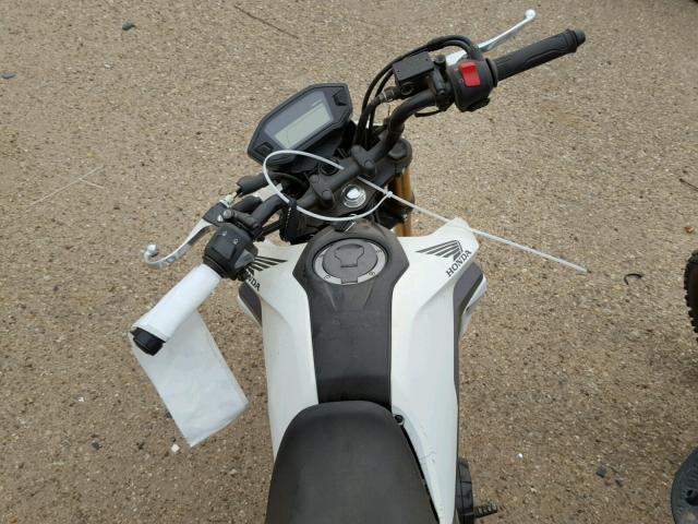 MLHJC7518J5000772 - 2018 HONDA GROM 125 WHITE photo 5