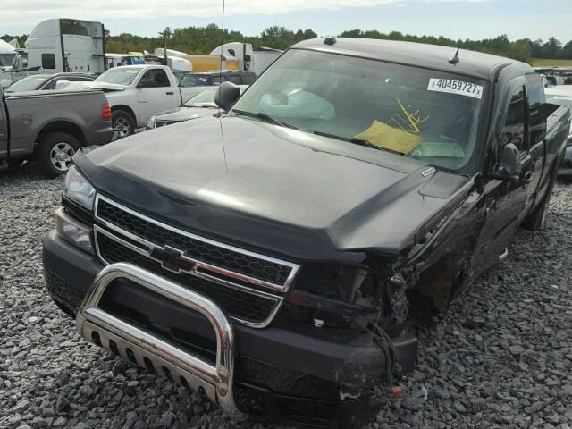 1GCHK39245E268997 - 2005 CHEVROLET SILVERADO BLACK photo 2