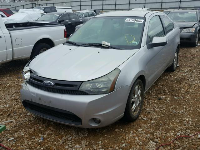 1FAHP32N99W168437 - 2009 FORD FOCUS SE SILVER photo 2