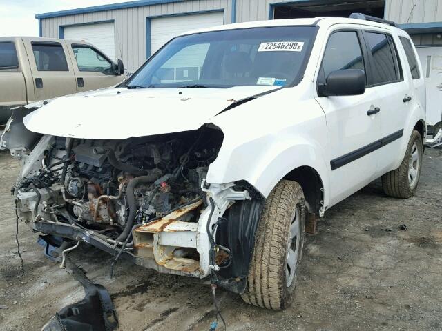 5FNYF4H26AB001591 - 2010 HONDA PILOT LX WHITE photo 2