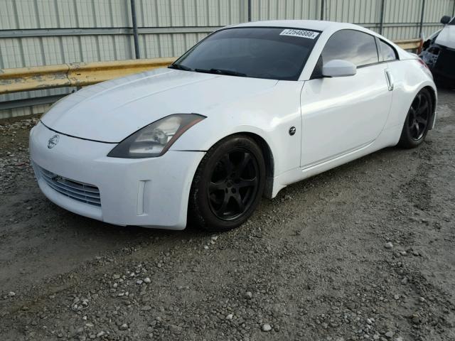 JN1AZ34D44T164092 - 2004 NISSAN 350Z COUPE WHITE photo 2