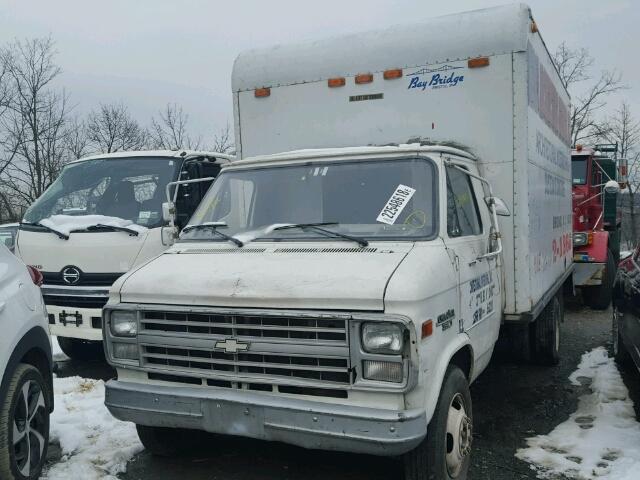 2GBHG31K9J4122686 - 1988 CHEVROLET G30 WHITE photo 2