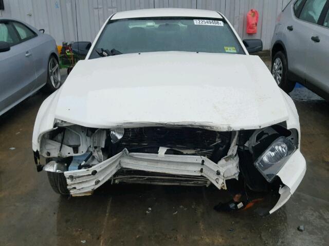 1ZVHT82H165184255 - 2006 FORD MUSTANG GT WHITE photo 9