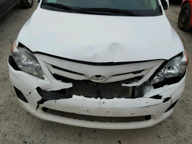 2T1BU4EEXCC906711 - 2012 TOYOTA COROLLA BA WHITE photo 9