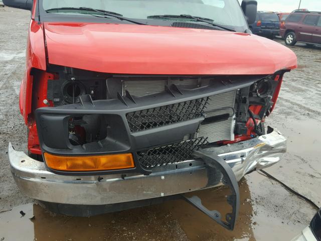 1GCWGAFG3H1306096 - 2017 CHEVROLET EXPRESS G2 RED photo 9