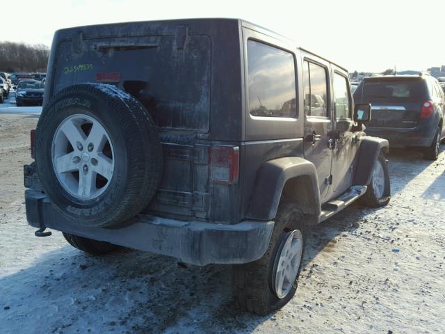 1C4BJWDG5GL341578 - 2016 JEEP WRANGLER U GRAY photo 4