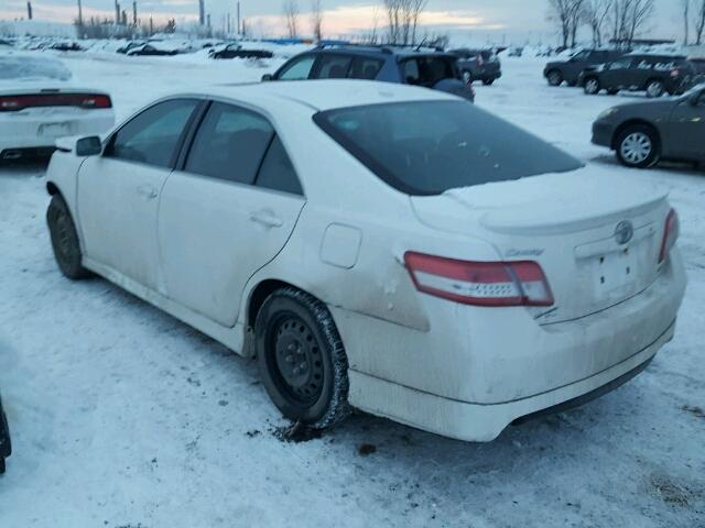 4T1BF3EK1BU618745 - 2011 TOYOTA CAMRY BASE WHITE photo 3