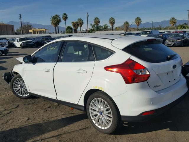 1FAHP3M28CL314189 - 2012 FORD FOCUS SEL WHITE photo 3