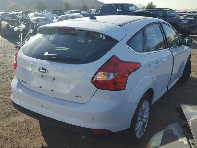 1FAHP3M28CL314189 - 2012 FORD FOCUS SEL WHITE photo 4