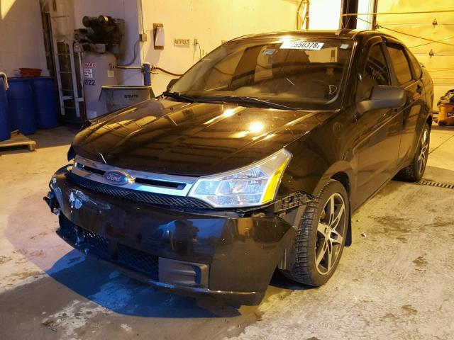 1FAHP35NX9W124913 - 2009 FORD FOCUS SE BLACK photo 2