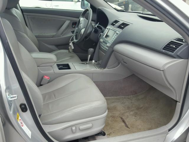 JTNBB46K293053132 - 2009 TOYOTA CAMRY HYBR SILVER photo 5