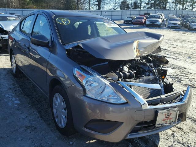 3N1CN7APXHL817089 - 2017 NISSAN VERSA S GRAY photo 1