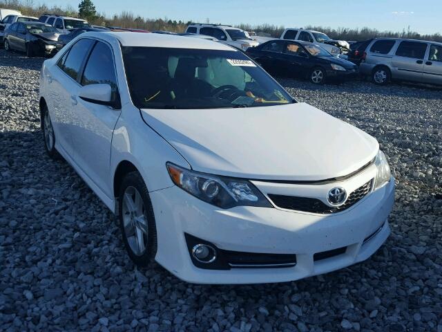 4T1BF1FK4EU385631 - 2014 TOYOTA CAMRY WHITE photo 1