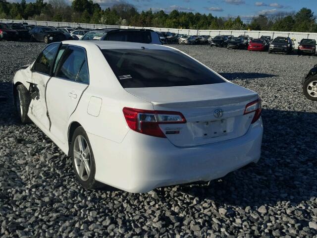 4T1BF1FK4EU385631 - 2014 TOYOTA CAMRY WHITE photo 3