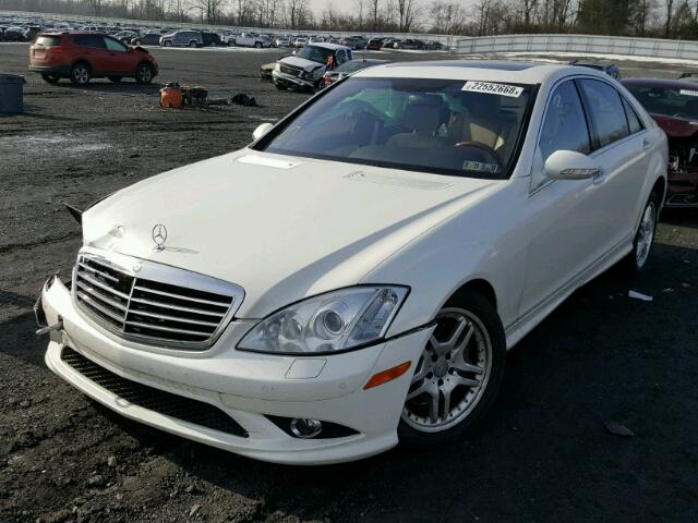 WDDNG86X99A275996 - 2009 MERCEDES-BENZ S 550 4MAT WHITE photo 2