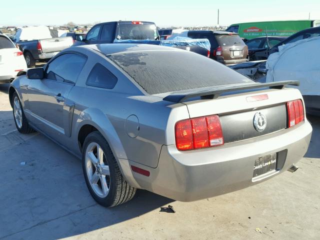 1ZVHT80N985168722 - 2008 FORD MUSTANG SILVER photo 3