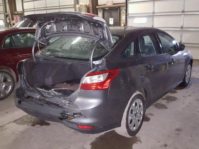 1FAHP3F20CL126490 - 2012 FORD FOCUS SE SILVER photo 4